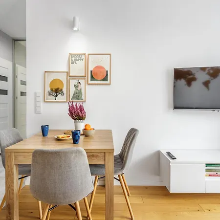 Beluvr Airport * Warszawa