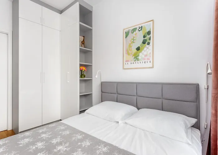 Beluvr Airport Warszawa